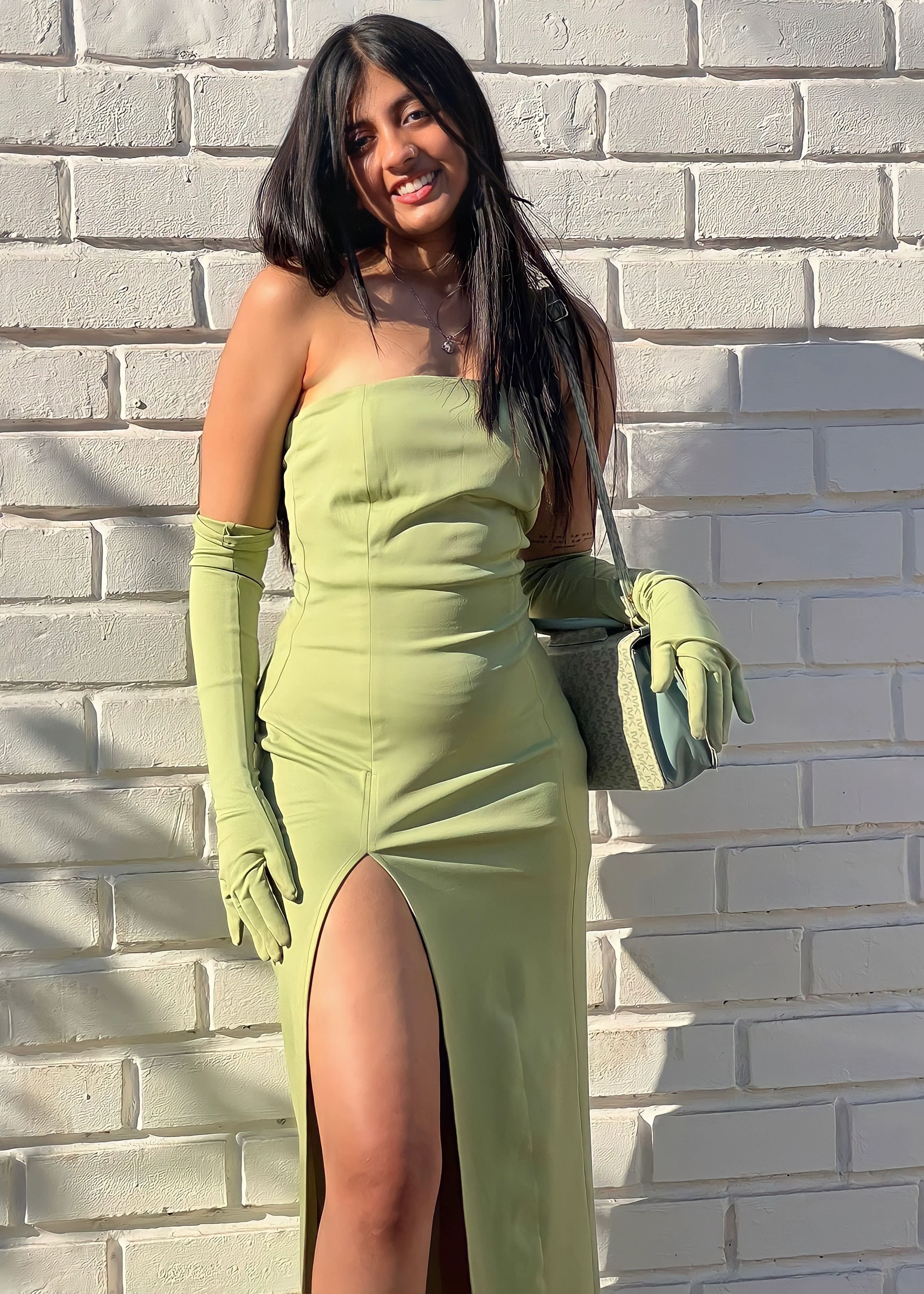 Long Classic Dress & Gloves Set - Image 3